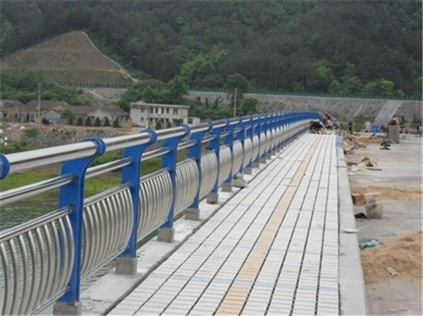潜江不锈钢桥梁护栏是一种什么材质的护栏